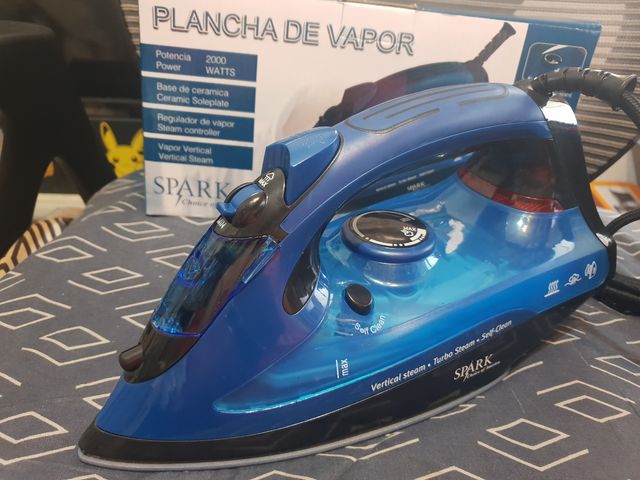 PLANCHA DE ROPA NUEVA CON SPRAY Y VAPOR