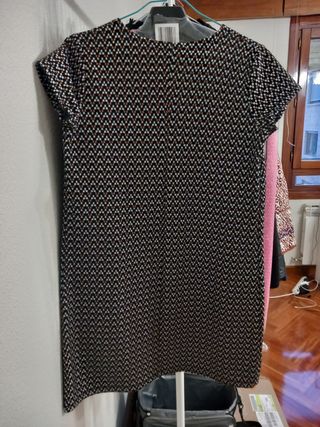 Vestido corto recto de punto