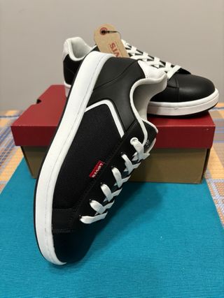 Zapatillas Levis talla 38 negro nuevo
