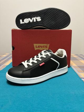 Zapatillas Levis talla 38 negro nuevo