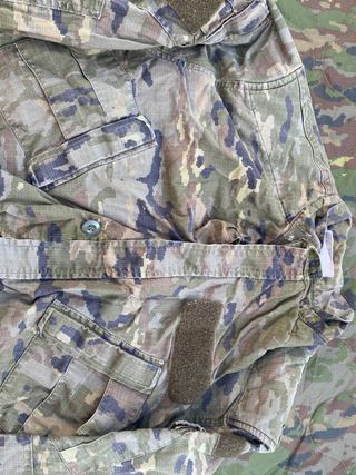 Lote N302 Uniforme verde pixelado