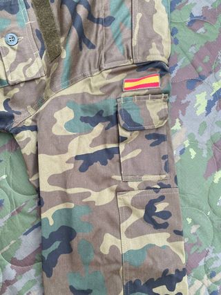 Lote N302 Uniforme verde pixelado
