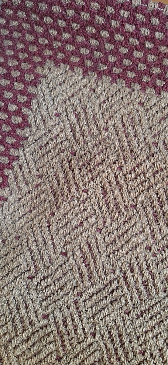 Alfombra Roja y Beige