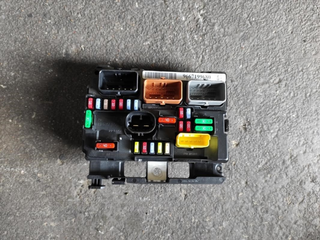 Caja de reles / fusibles 9667199680 Citroen  y_103
