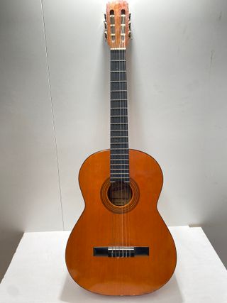 GUITARRA MARCA ADMIRA MODELO JUANITA