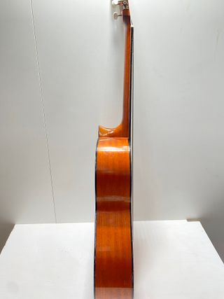 GUITARRA MARCA ADMIRA MODELO JUANITA