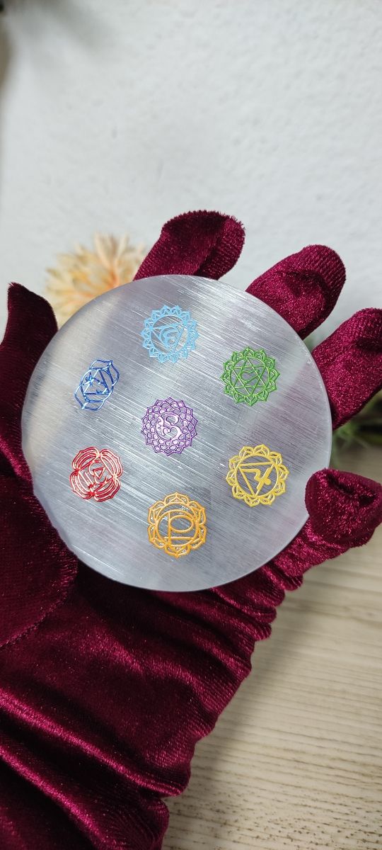 Placa selenita con simbolos chacras