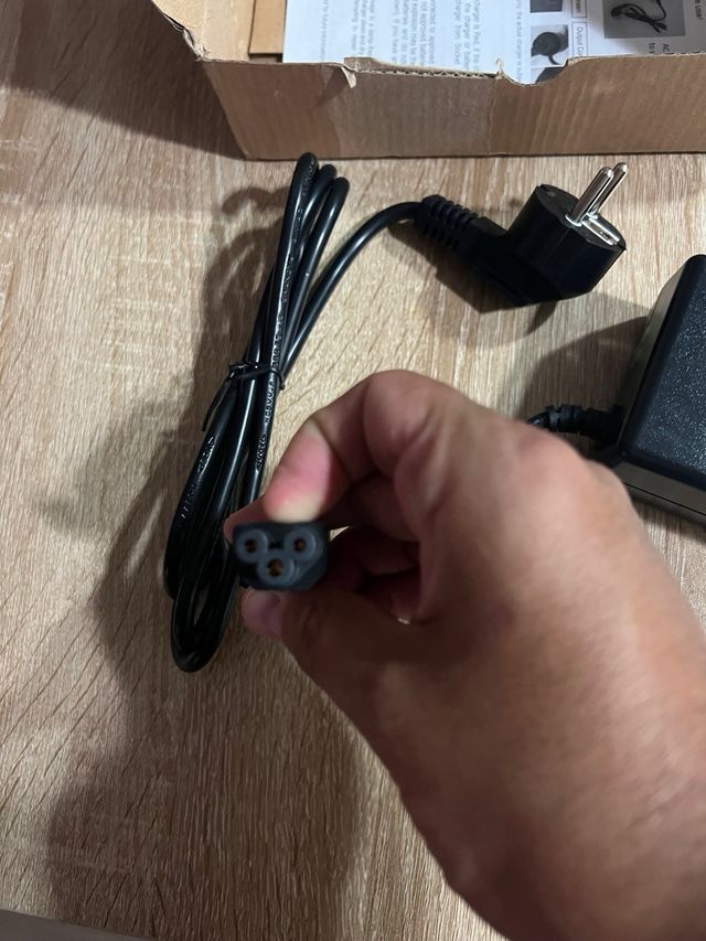 Cargador phylion 42V