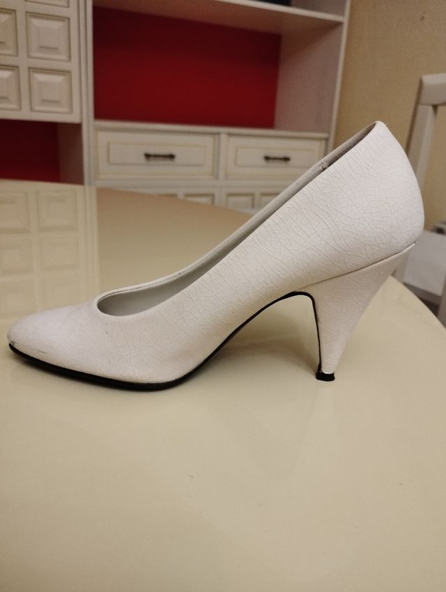 Zapatos blancos de salón 