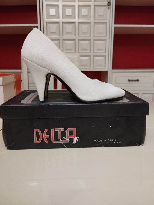 Zapatos blancos de salón 