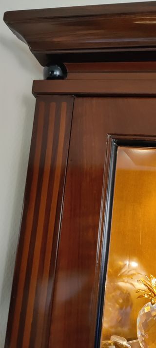 Vitrina esquinera, expositora