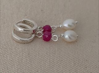 Pendientes, plata ley, rubí y perlas dos modelos 