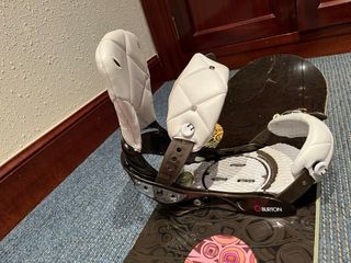 tabla snowboard y fijaciones burton