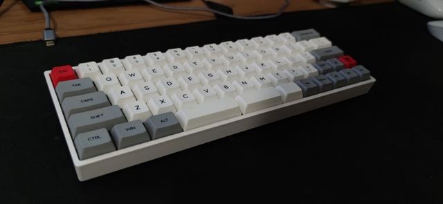 Teclado mecánico gk64 bluetooth 
