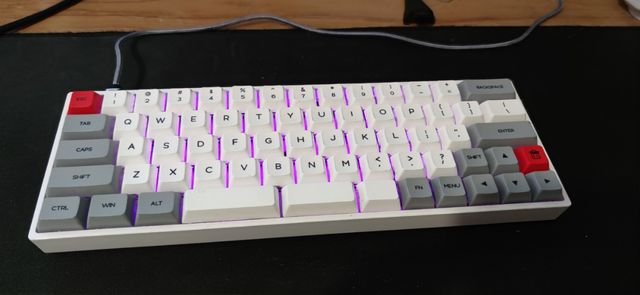 Teclado mecánico gk64 bluetooth 