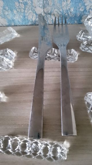 Portacuchillos o posacubiertos de cristal