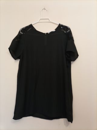 pantalón ZARA Y BLUSA ( talla S ) TODO 3€.