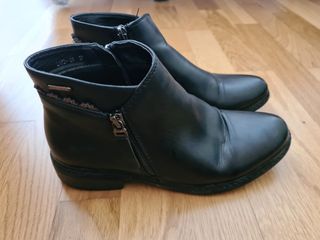 Botines de piel negros