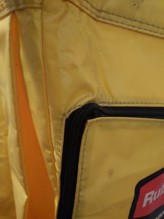 bolsa carro limpieza Rubbermaid
