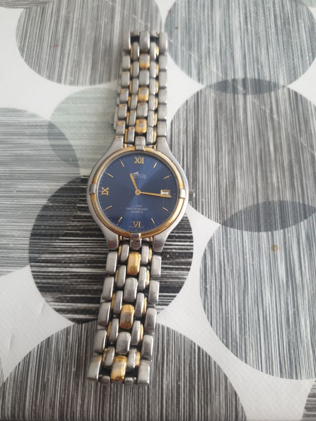Reloj lotus