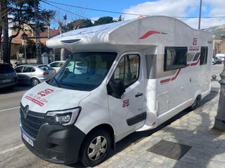 Autocaravana de 6 plazas 