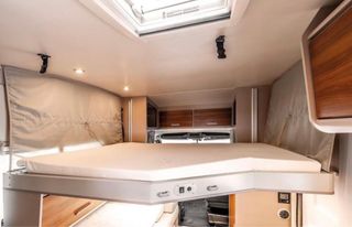 Autocaravana de 6 plazas 