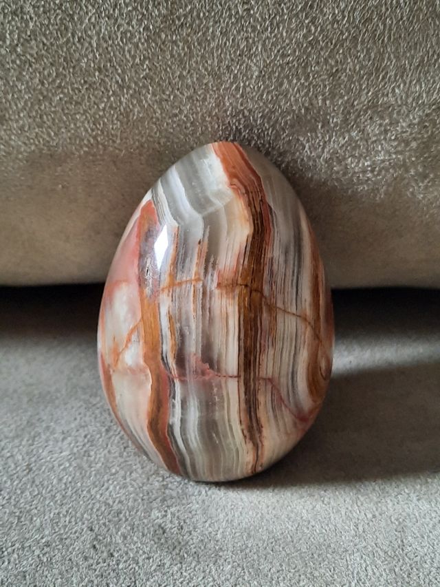 Uovo vintage onice rosa da collezione