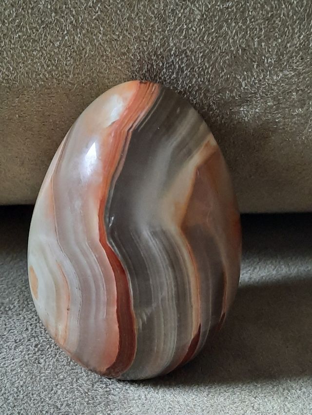 Uovo vintage onice rosa da collezione