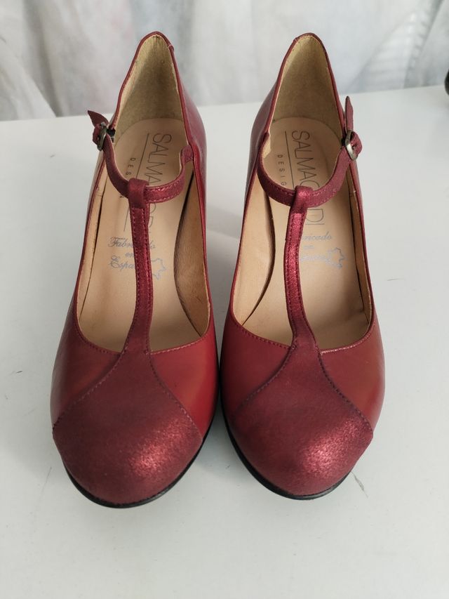 Zapatos granates estilo vintage