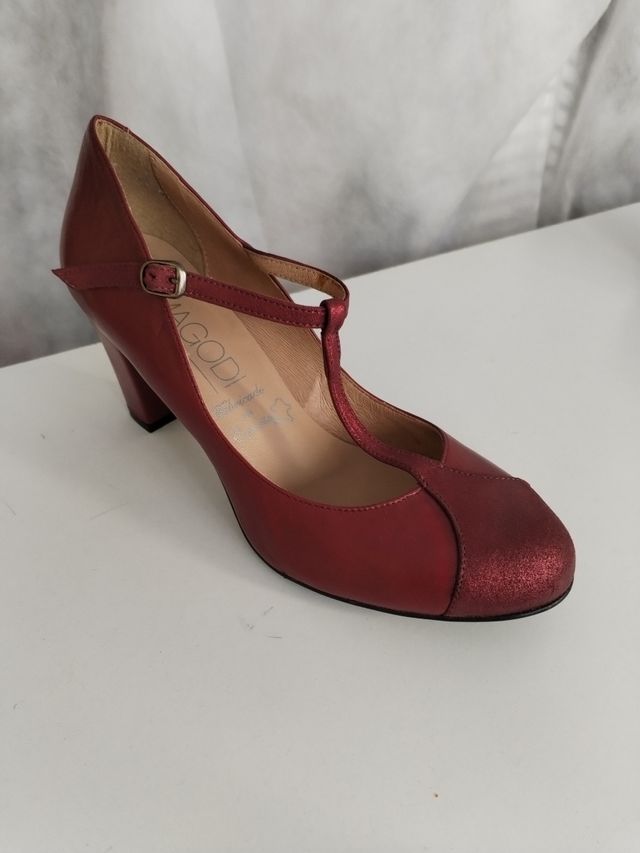 Zapatos granates estilo vintage