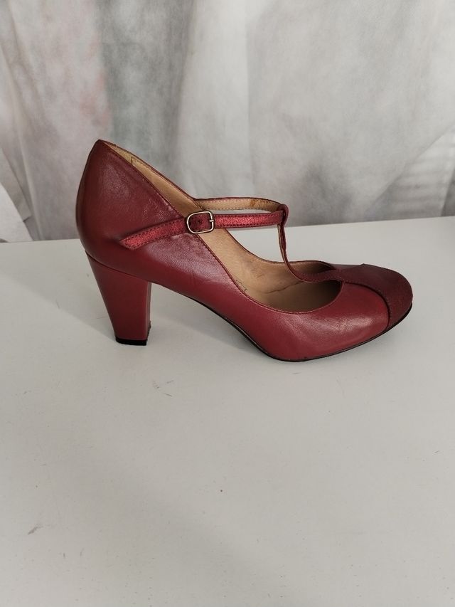 Zapatos granates estilo vintage