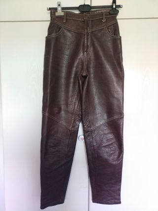 Pantalón de piel marrón