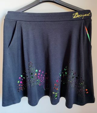 FALDA DESIGUAL TALLA L