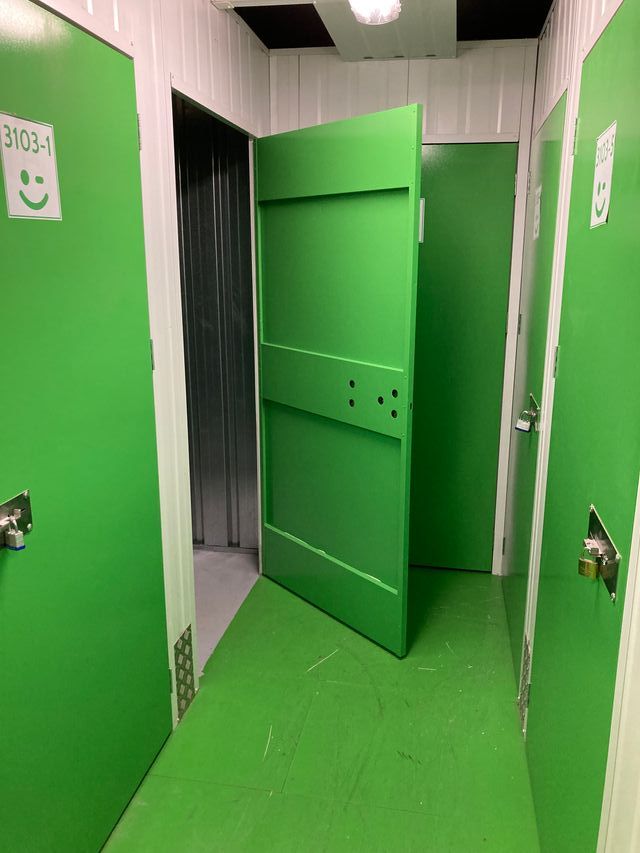 TRASTERO EN AV. JUAN XXIII