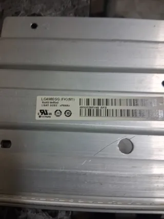 Lg49UJ750V Tiras de led con el soporte y los cable