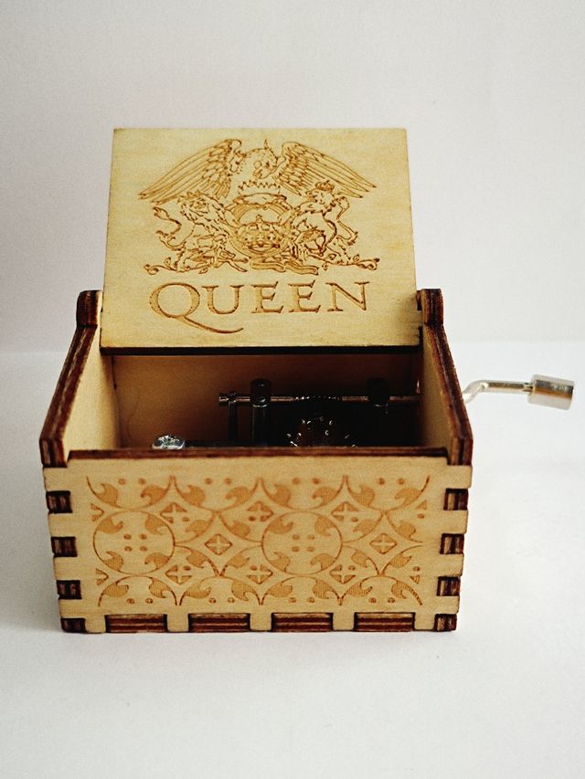 Cajita musical Queen 