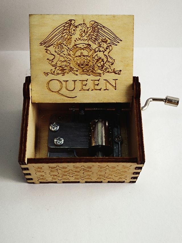 Cajita musical Queen 