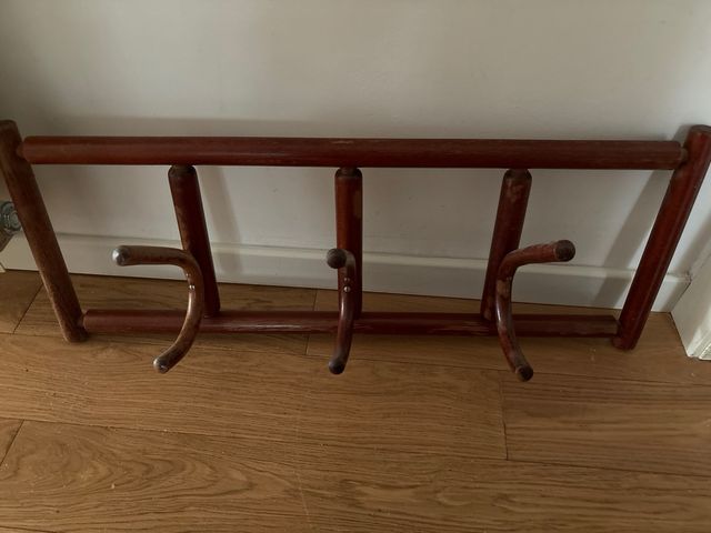 perchero paret madera