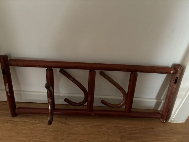 perchero paret madera