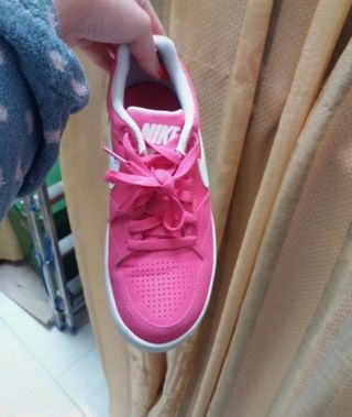 Sneakers donna Nike fucsia e bianco🌺