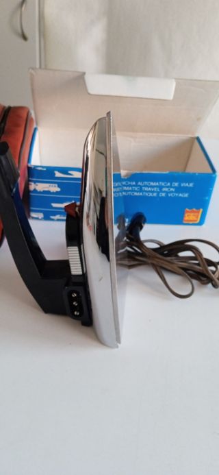 Plancha de viaje, marca Solac mod. 631, años 1960.