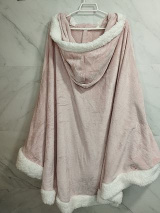 Capa de terciopelo rosa para señora 