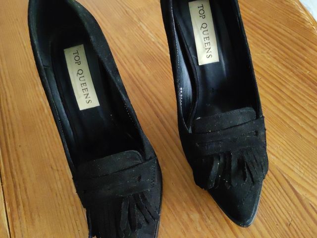 Zapato de tacón negro