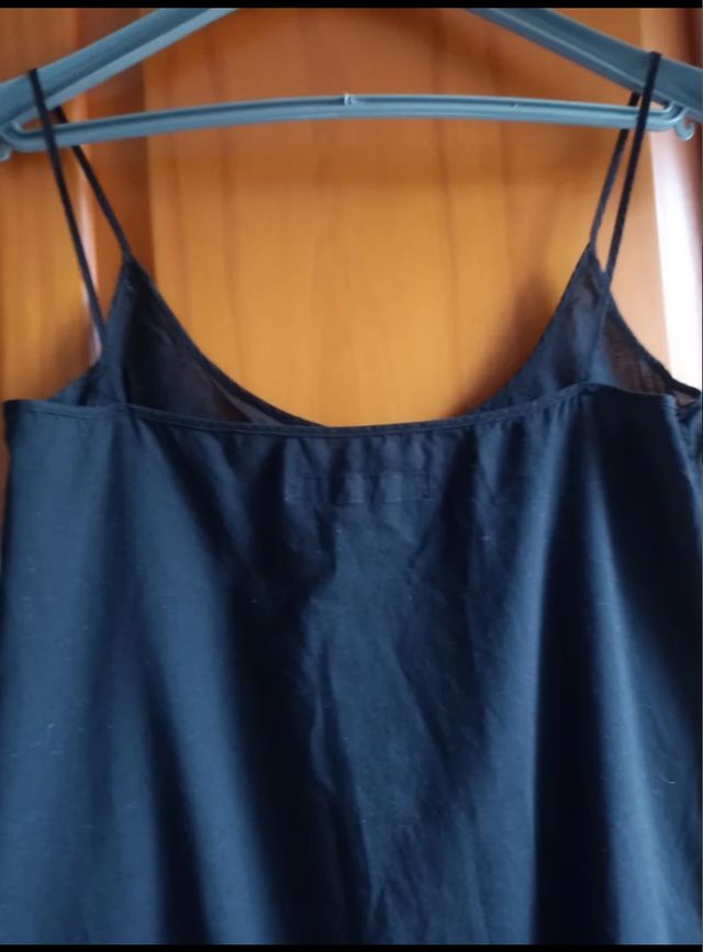 Vestido de chica tirantes. Zara
