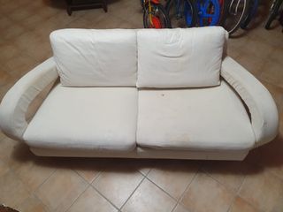 Divano 2 posti con copertura in cotone bianco