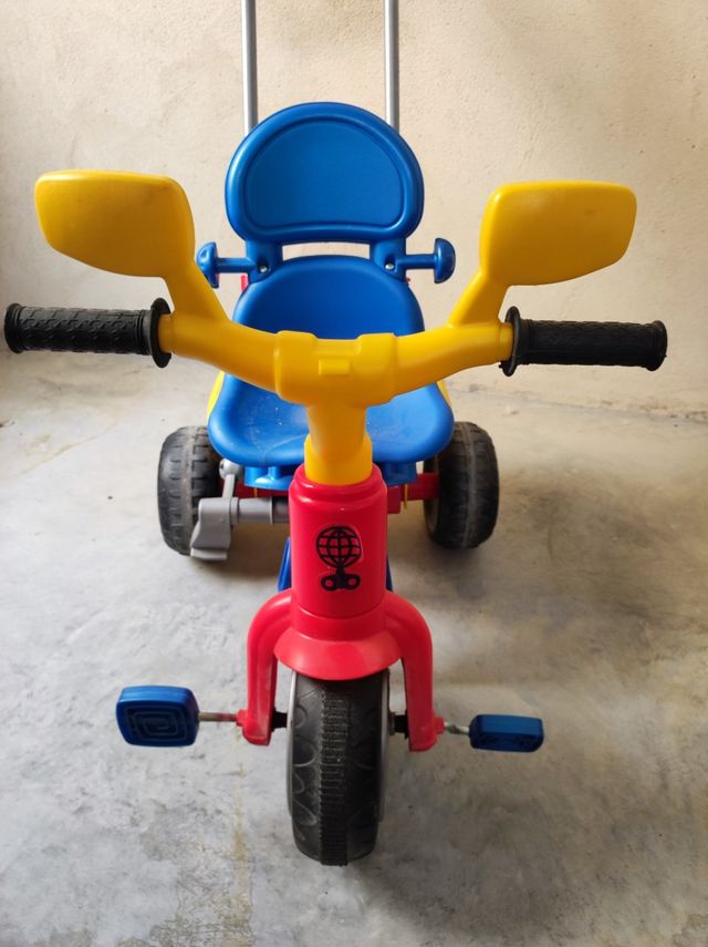 Triciclo infantil 