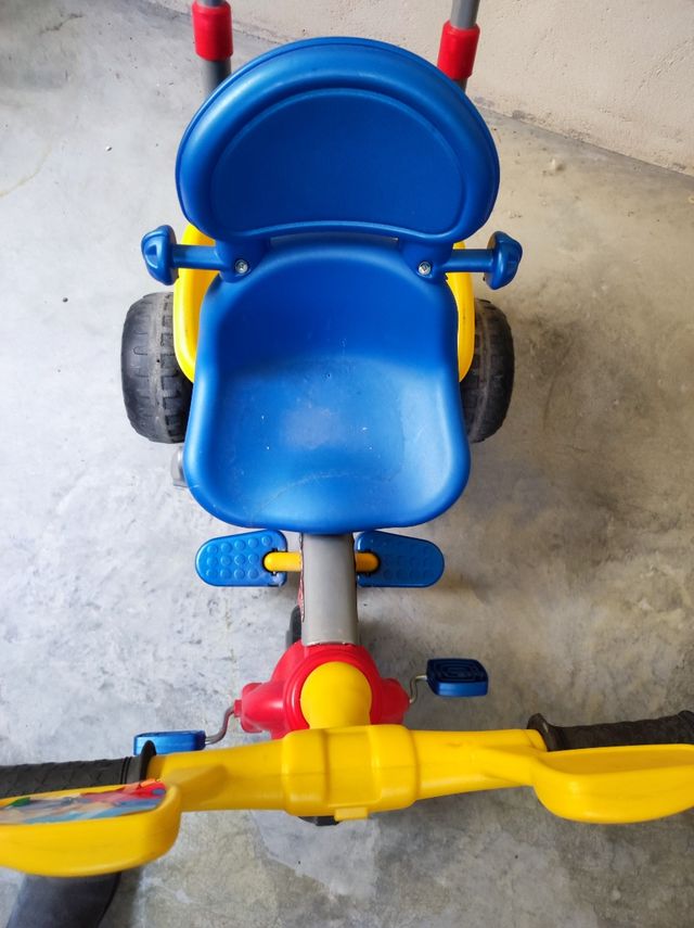 Triciclo infantil 