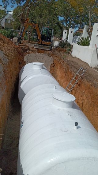 DEPÓSITOS DE POLIÉSTER (PRFV)ENTERRAR/SUPERFICIE