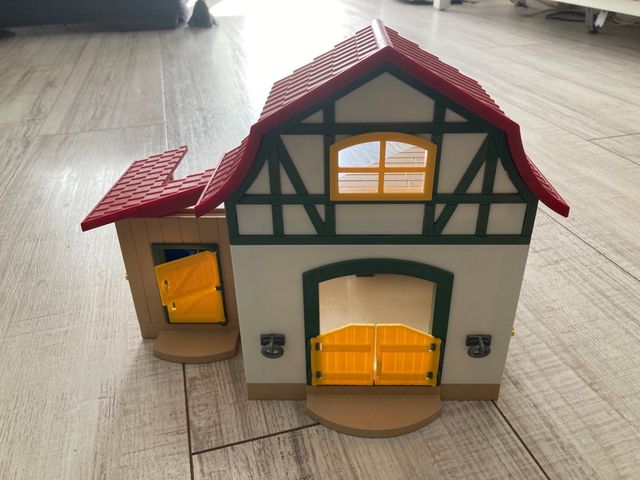 Granja ponis playmobil