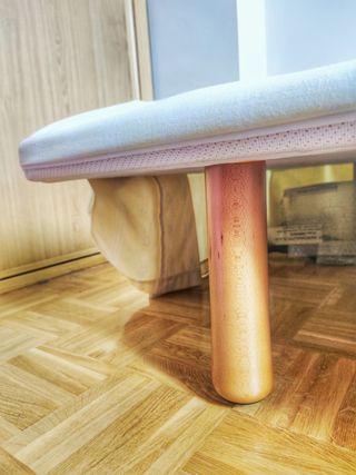 Base tapizada con patas de 90cm x 190cm